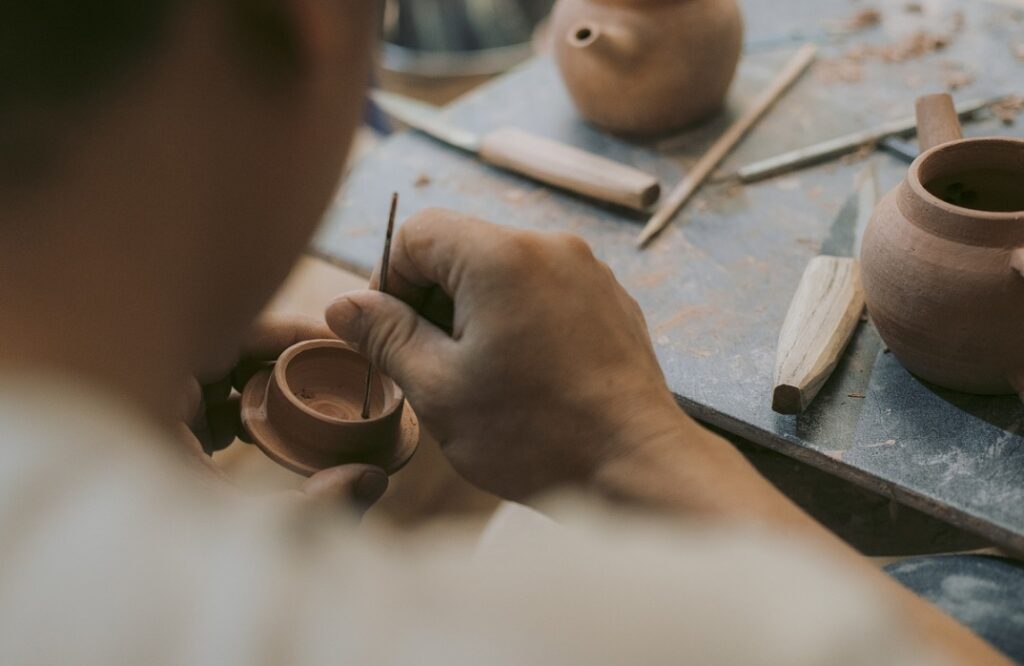 Świąteczne spotkania rodzinne i dzielnicowe – wstęp na warsztaty ceramiczne i świętowanie Wigilii